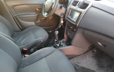 Renault Logan II, 2015 год, 370 000 рублей, 9 фотография