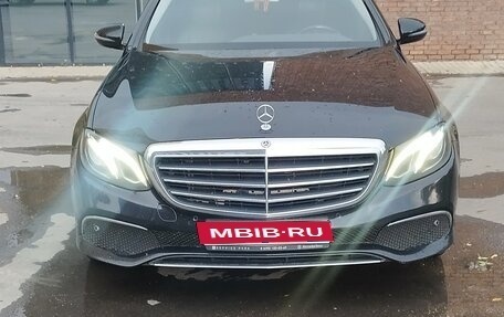 Mercedes-Benz E-Класс, 2019 год, 3 800 000 рублей, 1 фотография