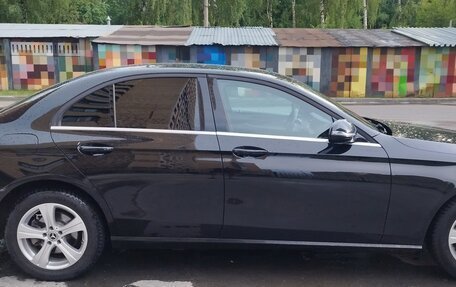 Mercedes-Benz E-Класс, 2019 год, 3 800 000 рублей, 4 фотография