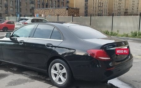 Mercedes-Benz E-Класс, 2019 год, 3 800 000 рублей, 7 фотография