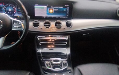 Mercedes-Benz E-Класс, 2019 год, 3 800 000 рублей, 17 фотография