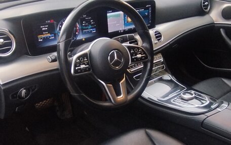 Mercedes-Benz E-Класс, 2019 год, 3 800 000 рублей, 16 фотография