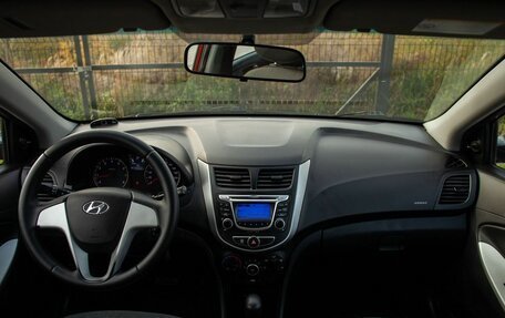 Hyundai Solaris II рестайлинг, 2012 год, 825 000 рублей, 20 фотография