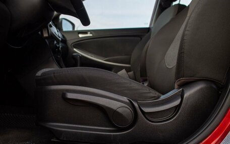 Hyundai Solaris II рестайлинг, 2012 год, 825 000 рублей, 31 фотография