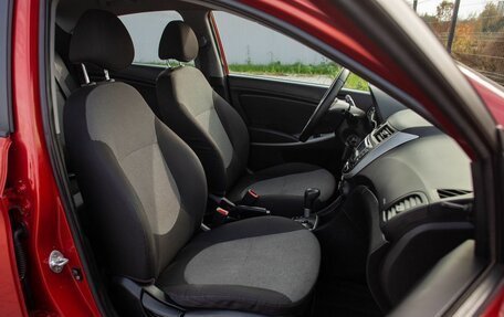 Hyundai Solaris II рестайлинг, 2012 год, 825 000 рублей, 29 фотография