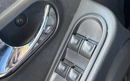 Renault Duster I рестайлинг, 2018 год, 1 000 000 рублей, 26 фотография