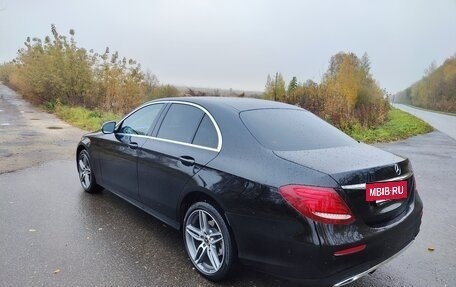 Mercedes-Benz E-Класс, 2018 год, 3 070 000 рублей, 5 фотография