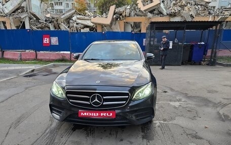 Mercedes-Benz E-Класс, 2018 год, 2 300 000 рублей, 1 фотография