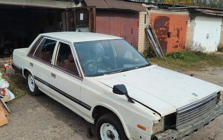 Nissan Laurel VIII, 1985 год, 50 000 рублей, 2 фотография