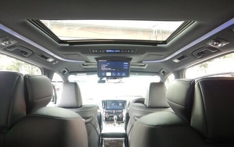 Toyota Alphard III, 2022 год, 4 400 001 рублей, 13 фотография