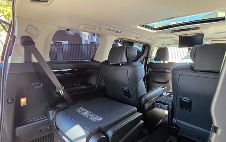 Toyota Alphard III, 2020 год, 5 800 000 рублей, 25 фотография