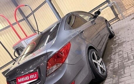 Hyundai Solaris II рестайлинг, 2012 год, 800 000 рублей, 4 фотография