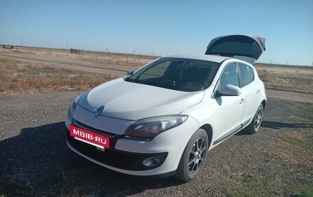 Renault Megane III, 2014 год, 812 500 рублей, 2 фотография