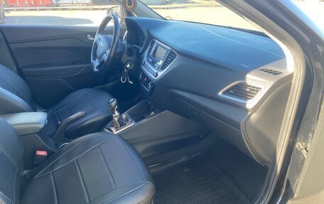 Hyundai Solaris II рестайлинг, 2017 год, 1 150 000 рублей, 10 фотография