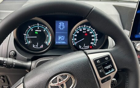 Toyota Land Cruiser Prado 150 рестайлинг 2, 2012 год, 2 900 000 рублей, 33 фотография