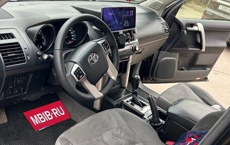 Toyota Land Cruiser Prado 150 рестайлинг 2, 2012 год, 2 900 000 рублей, 32 фотография