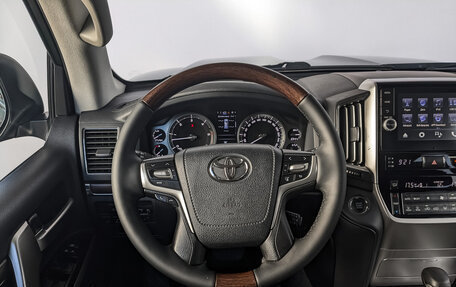 Toyota Land Cruiser 200, 2016 год, 6 200 000 рублей, 22 фотография