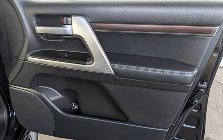 Toyota Land Cruiser 200, 2016 год, 6 200 000 рублей, 24 фотография