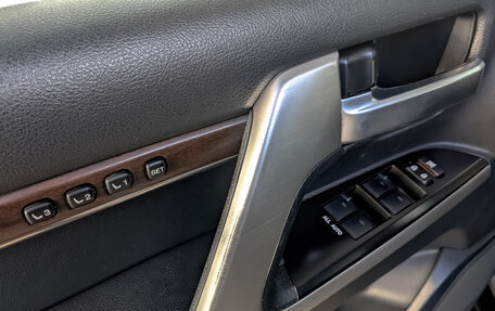 Toyota Land Cruiser 200, 2016 год, 6 200 000 рублей, 30 фотография