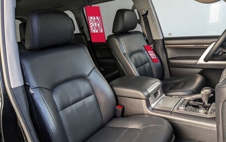 Toyota Land Cruiser 200, 2016 год, 6 200 000 рублей, 23 фотография