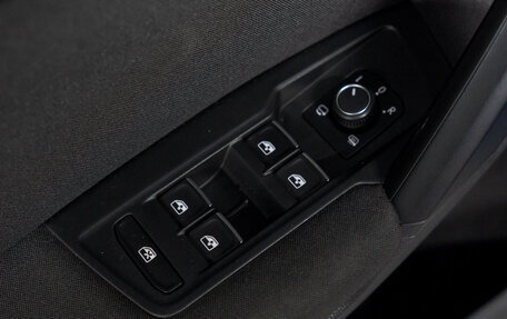 Volkswagen Tiguan II, 2018 год, 2 129 412 рублей, 13 фотография