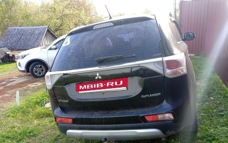 Mitsubishi Outlander III рестайлинг 3, 2014 год, 1 300 000 рублей, 8 фотография