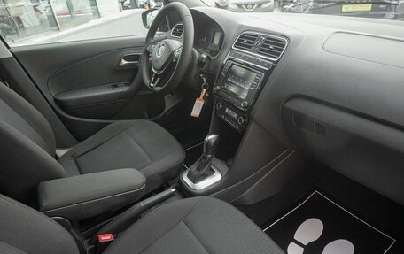 Volkswagen Polo VI (EU Market), 2017 год, 948 000 рублей, 19 фотография