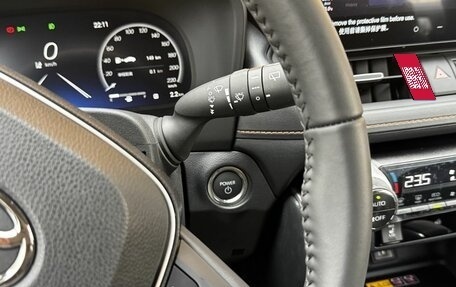 Toyota RAV4, 2025 год, 5 700 000 рублей, 10 фотография