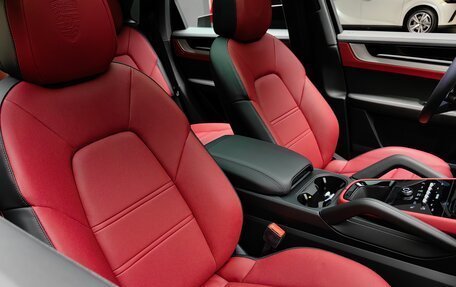 Porsche Cayenne III, 2023 год, 18 300 000 рублей, 23 фотография
