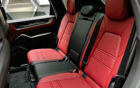 Porsche Cayenne III, 2023 год, 18 300 000 рублей, 20 фотография