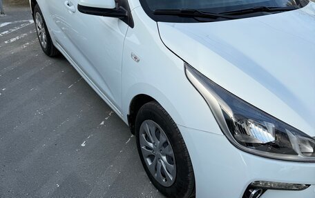 KIA Rio IV, 2017 год, 1 550 000 рублей, 2 фотография