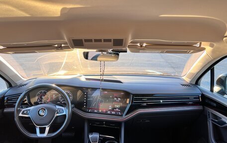 Volkswagen Touareg III, 2019 год, 5 500 000 рублей, 13 фотография