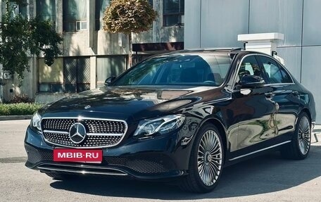 Mercedes-Benz E-Класс, 2019 год, 3 700 000 рублей, 1 фотография