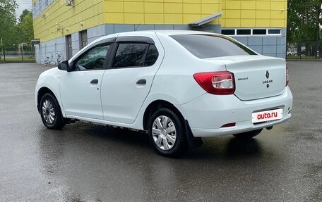 Renault Logan II, 2018 год, 650 000 рублей, 3 фотография