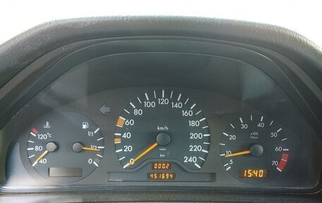 Mercedes-Benz E-Класс, 1996 год, 400 000 рублей, 9 фотография