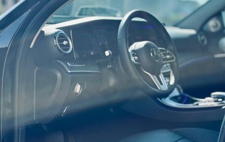 Mercedes-Benz E-Класс, 2019 год, 3 700 000 рублей, 4 фотография