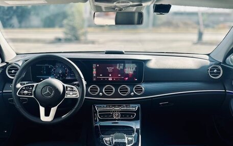 Mercedes-Benz E-Класс, 2019 год, 3 700 000 рублей, 7 фотография