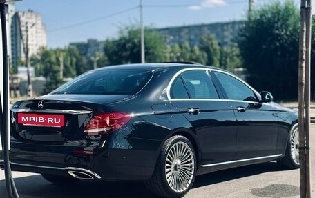 Mercedes-Benz E-Класс, 2019 год, 3 700 000 рублей, 6 фотография
