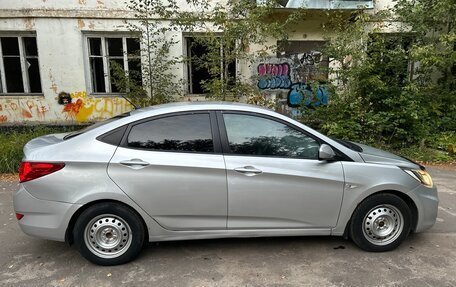 Hyundai Solaris II рестайлинг, 2013 год, 630 000 рублей, 3 фотография