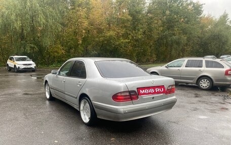 Mercedes-Benz E-Класс, 2001 год, 480 000 рублей, 4 фотография