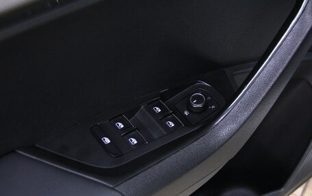 Skoda Karoq I, 2020 год, 2 200 000 рублей, 24 фотография