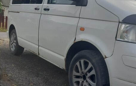 Volkswagen Transporter T5 рестайлинг, 2004 год, 940 000 рублей, 2 фотография