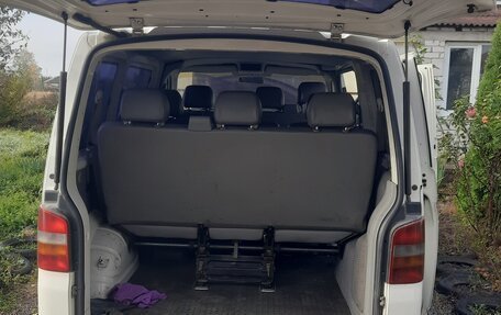 Volkswagen Transporter T5 рестайлинг, 2004 год, 940 000 рублей, 9 фотография