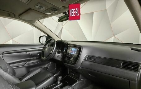 Mitsubishi Outlander III рестайлинг 3, 2018 год, 1 993 000 рублей, 9 фотография