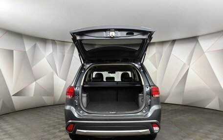 Mitsubishi Outlander III рестайлинг 3, 2018 год, 1 993 000 рублей, 17 фотография