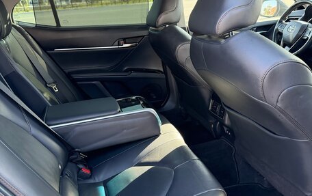 Toyota Camry, 2018 год, 3 300 000 рублей, 14 фотография