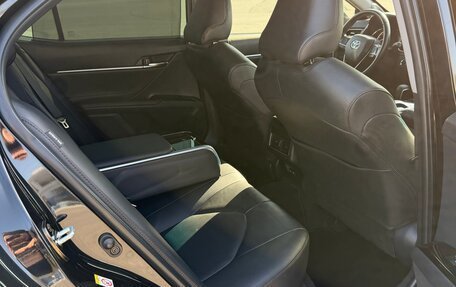 Toyota Camry, 2018 год, 3 300 000 рублей, 17 фотография