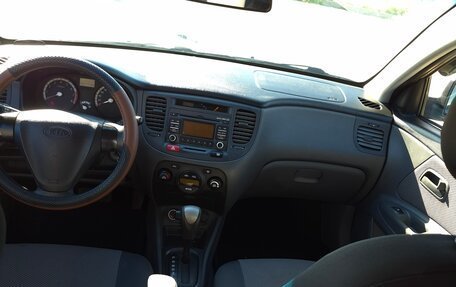 KIA Rio II, 2009 год, 650 000 рублей, 15 фотография