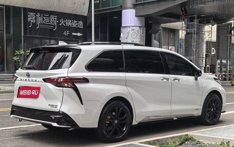 Toyota Sienna, 2022 год, 4 742 000 рублей, 9 фотография