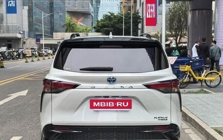 Toyota Sienna, 2022 год, 4 742 000 рублей, 7 фотография